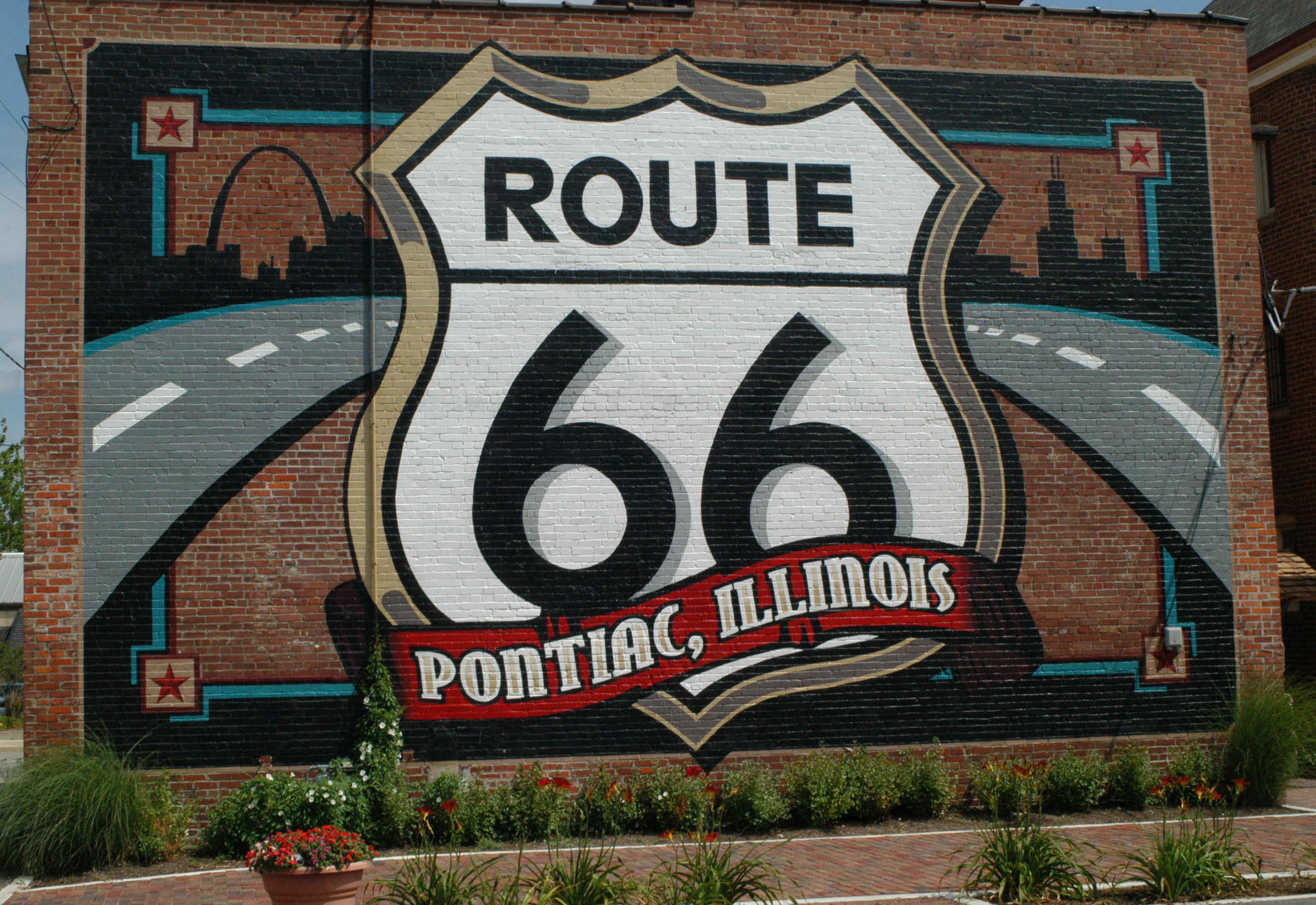 Pontiac Route 66 mural 