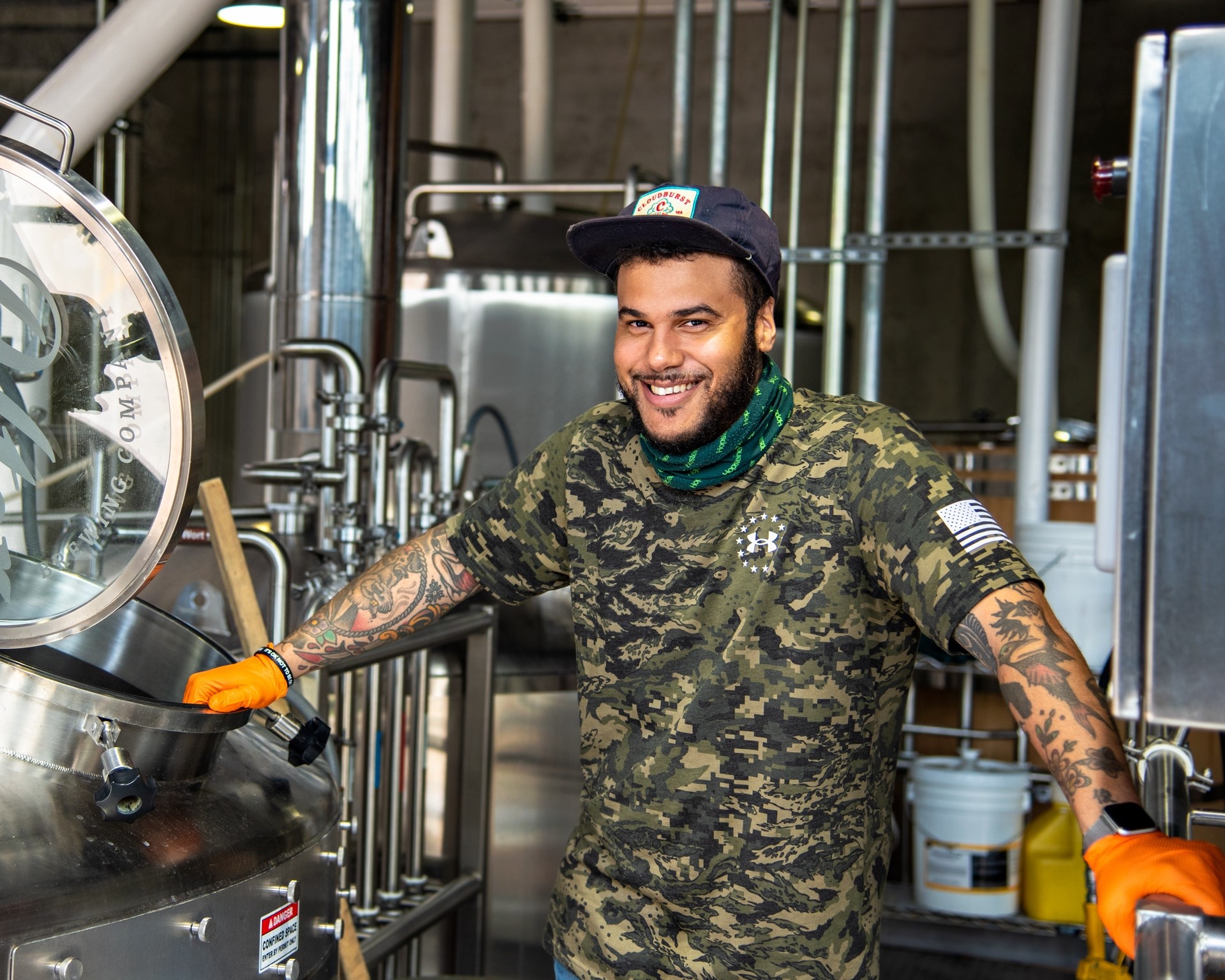 Brewer prepping Alter Brewing Company's Festbier