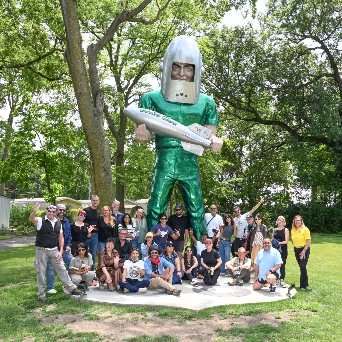 Gemini Giant Group Photo.jpg